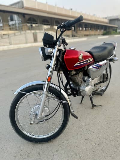 Honda CG 125 SE Self Start 5 Gear Transmission
