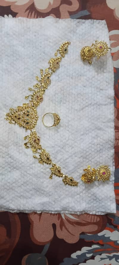 Unused Gold Set