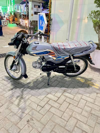 brand new condition Honda CD dream olny home used 03124119862