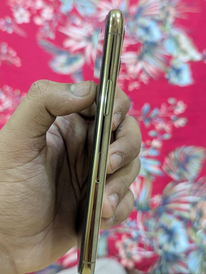 Apple iPhone 11 Pro 2