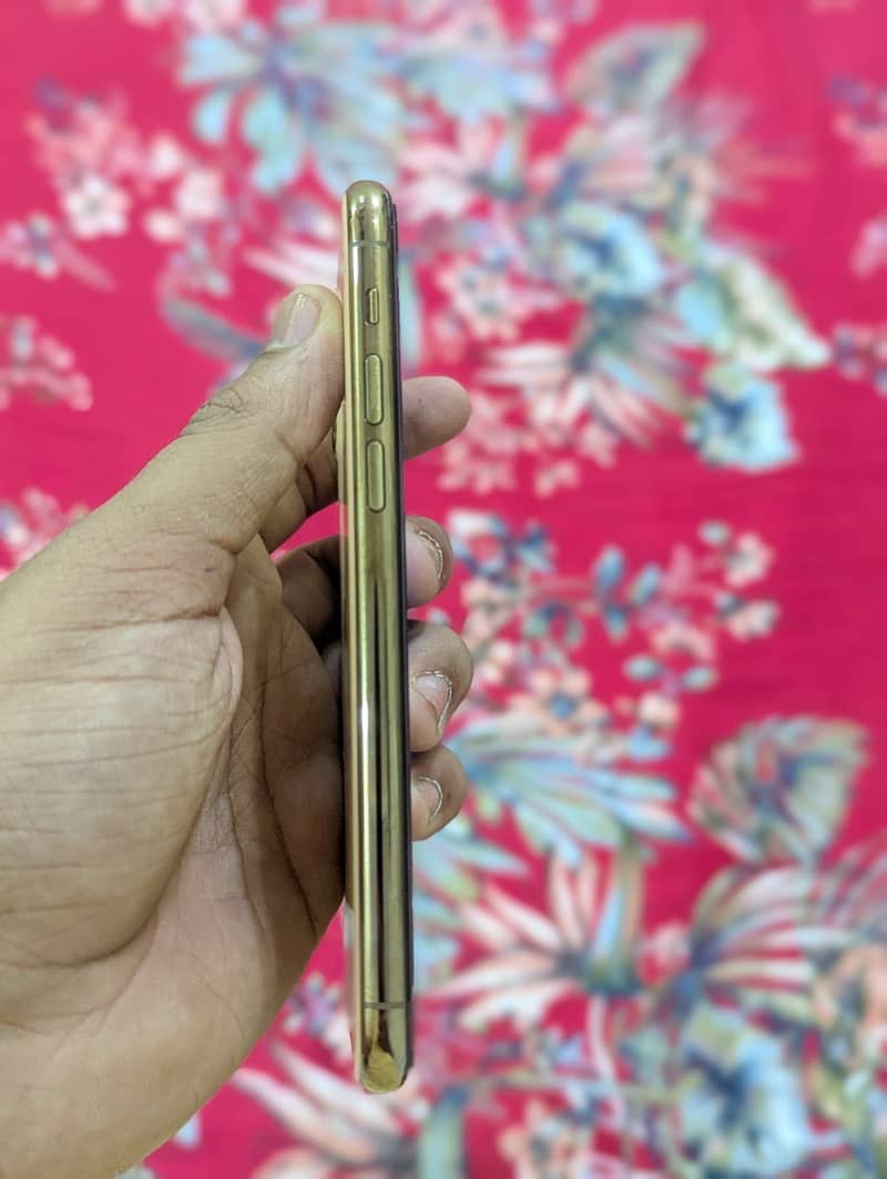 Apple iPhone 11 Pro 7