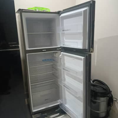 9/10 - only 3 years used Fridge for sale