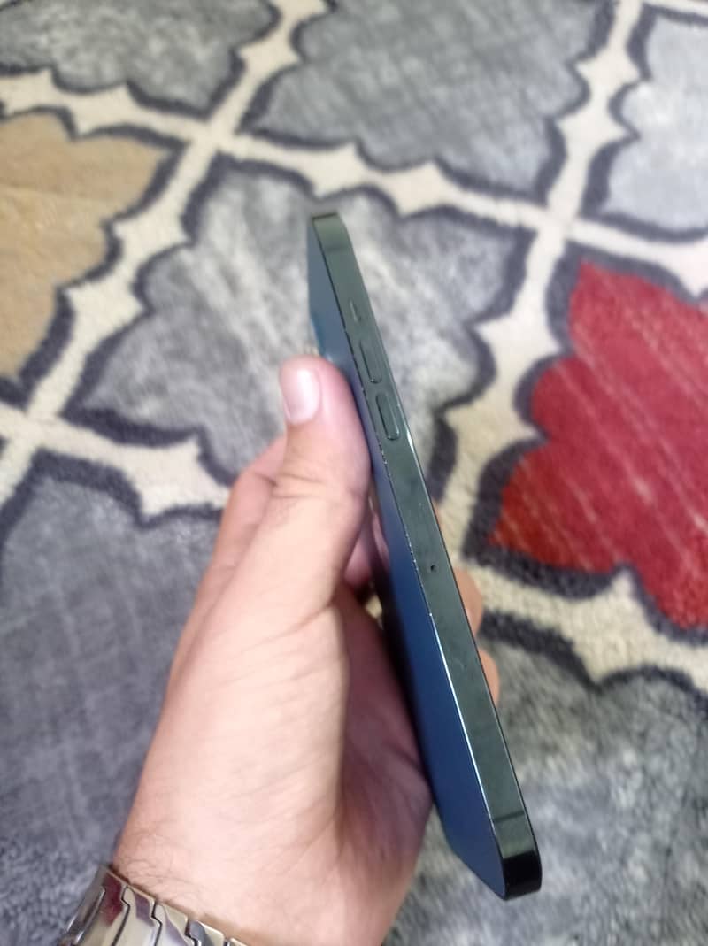 Apple iPhone 12 Pro Max 4