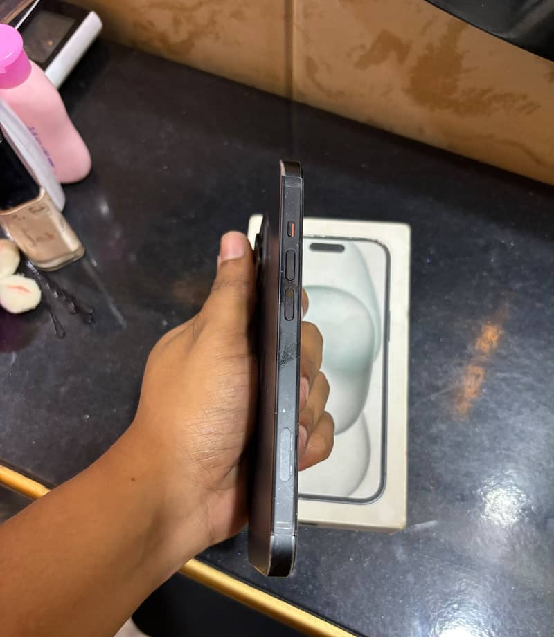 Apple iPhone 15 5