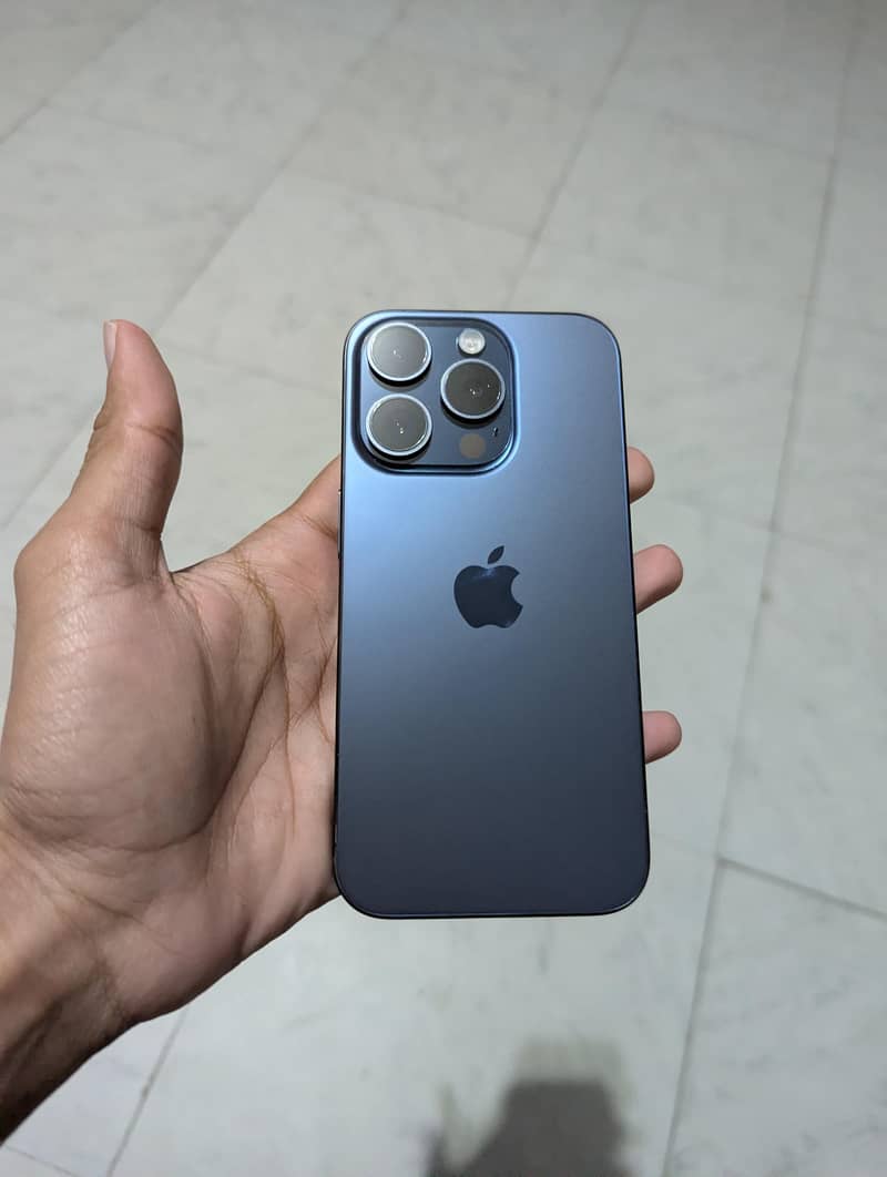 Apple iPhone 15 Pro 0
