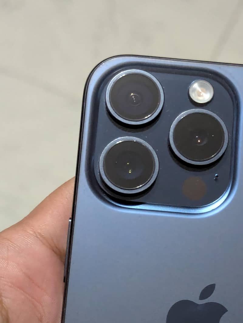 Apple iPhone 15 Pro 1