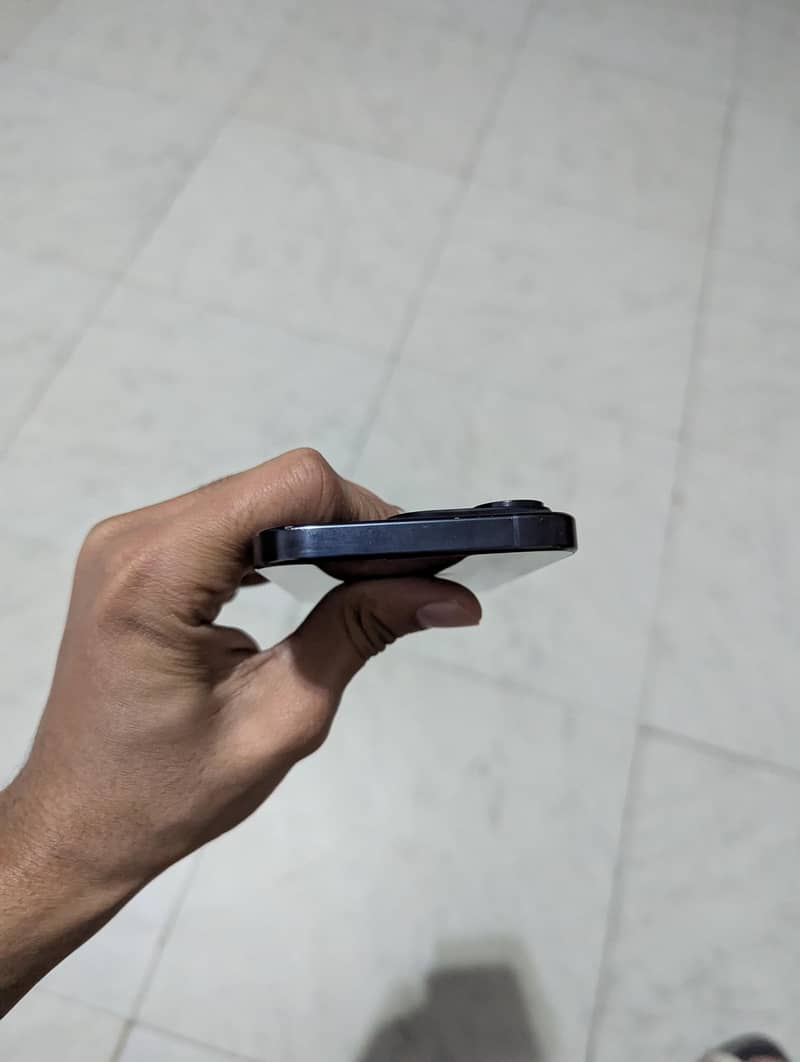 Apple iPhone 15 Pro 4