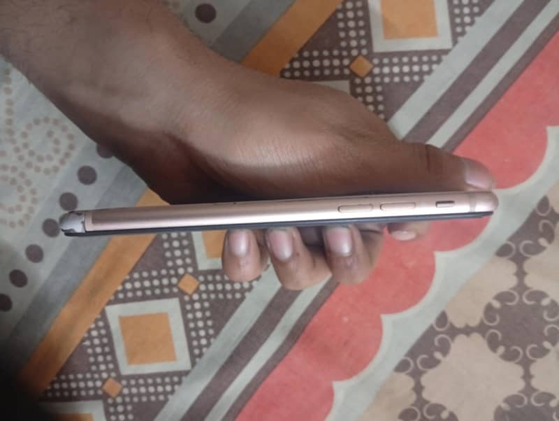 Apple iPhone 8 3