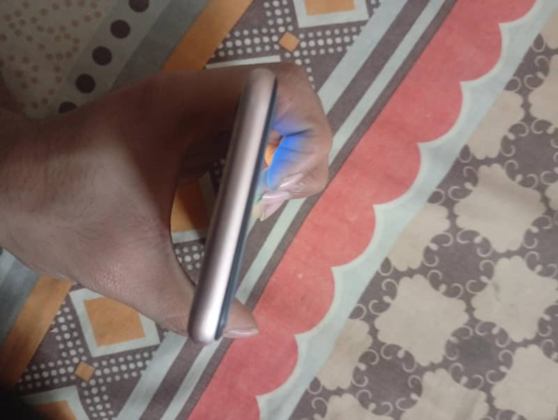Apple iPhone 8 5