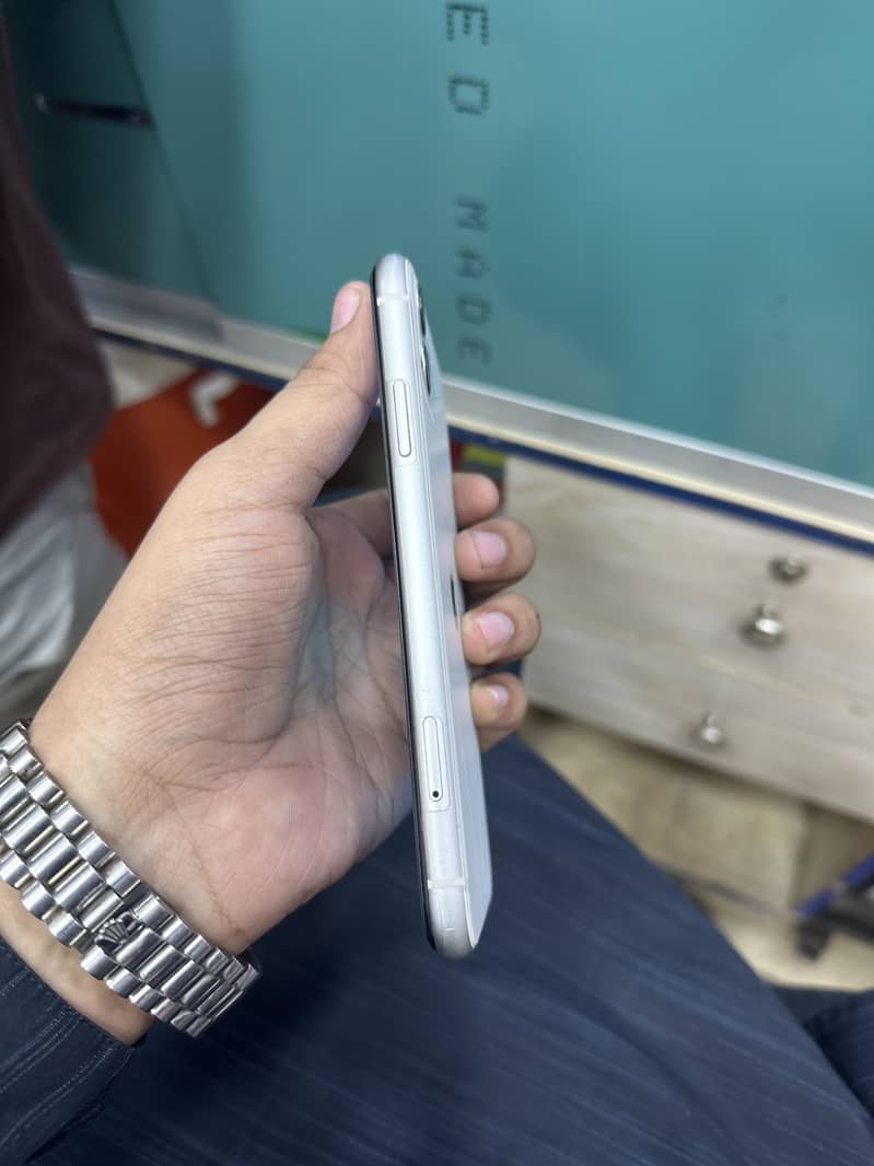 Apple iPhone 11 2
