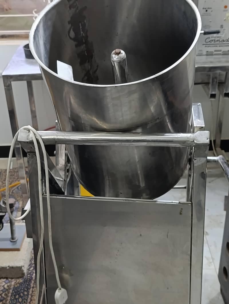 popcorn machine making setup 3
