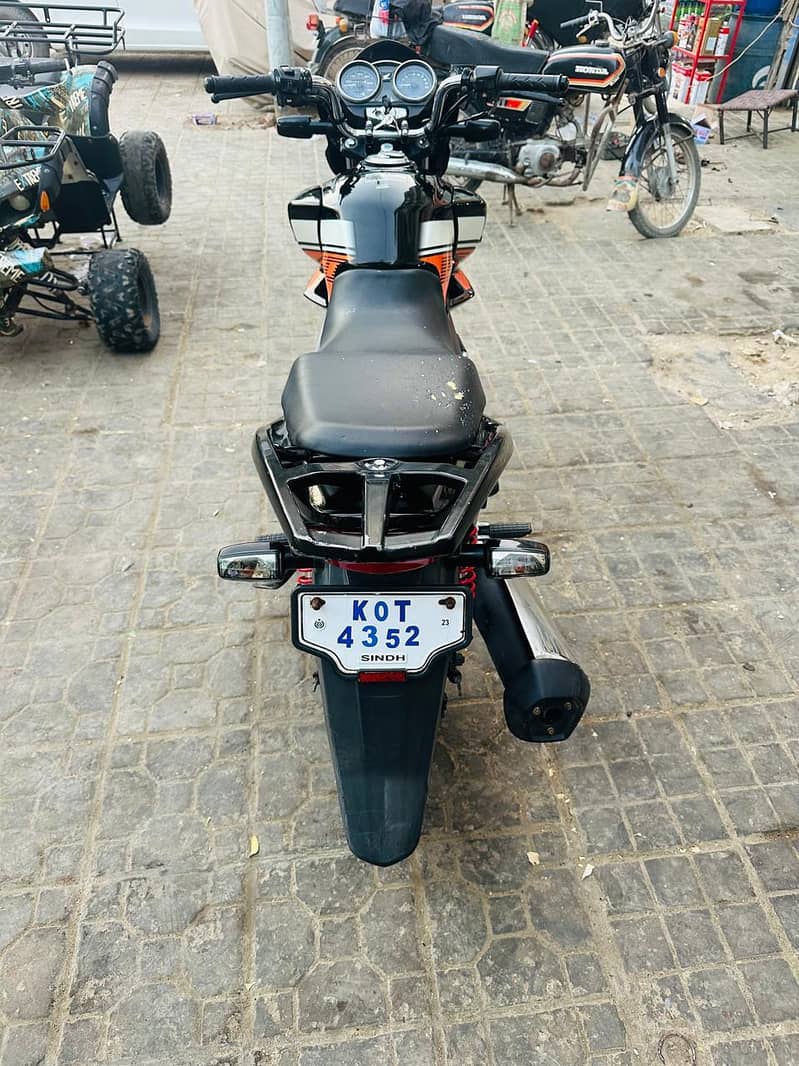 HONDA CB150F 3