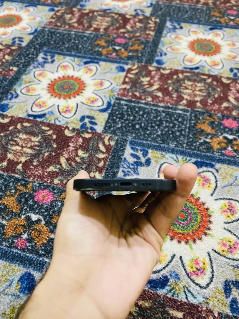 Apple iPhone 12 2