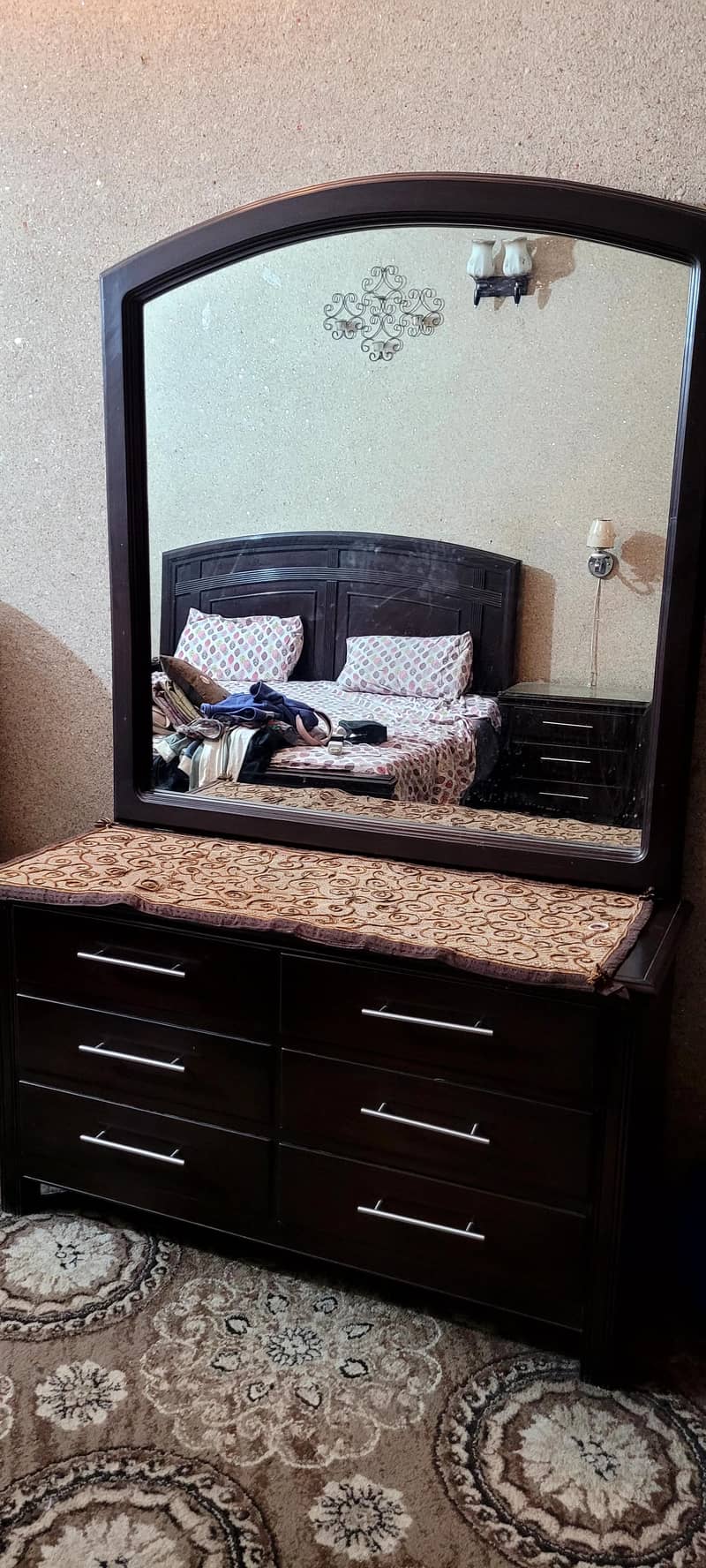 dressing table and display cabinet 0