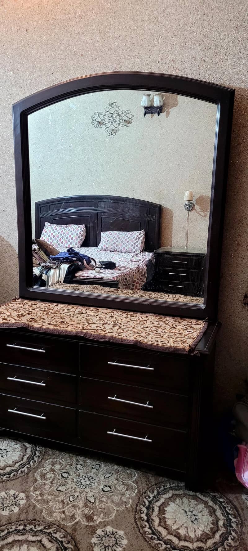 dressing table and display cabinet 4