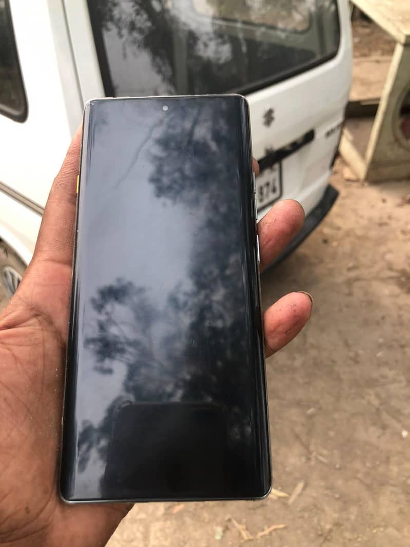 Tecno CAMON 40 Pro 1