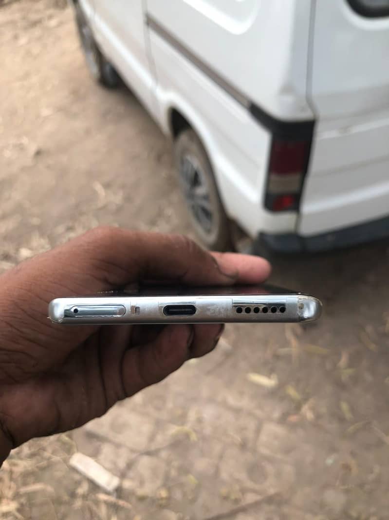 Tecno CAMON 40 Pro 4
