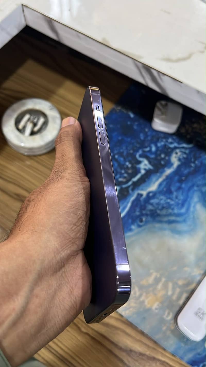 Apple iPhone 14 Pro Max 0
