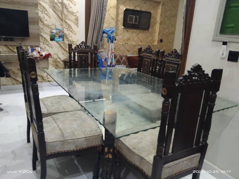 Dinning Table and chairs 5