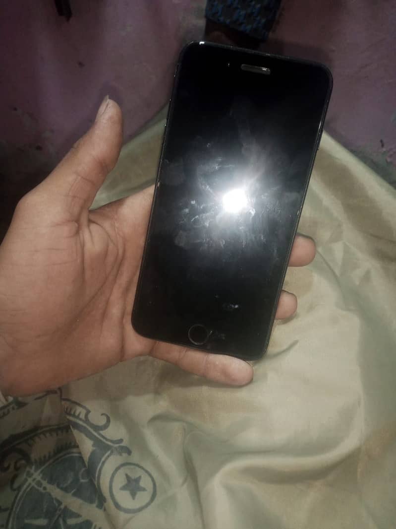 Apple iPhone 7 Plus 1