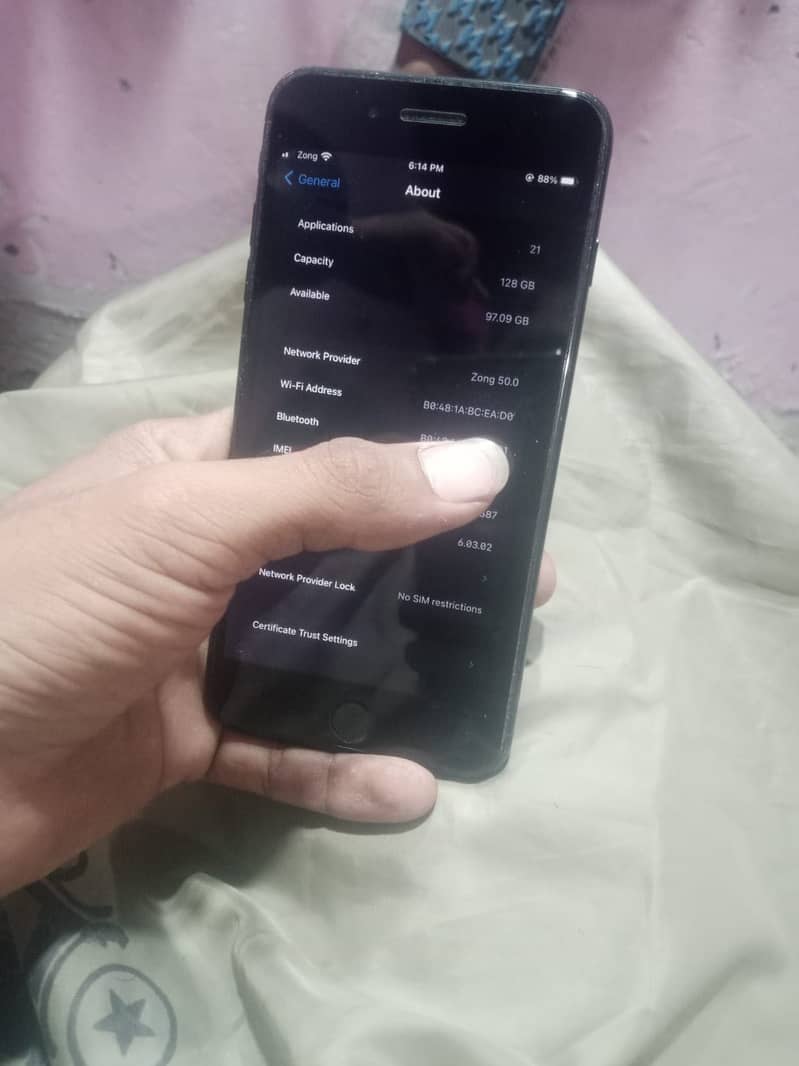 Apple iPhone 7 Plus 2