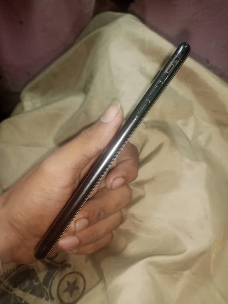 Apple iPhone 7 Plus 5
