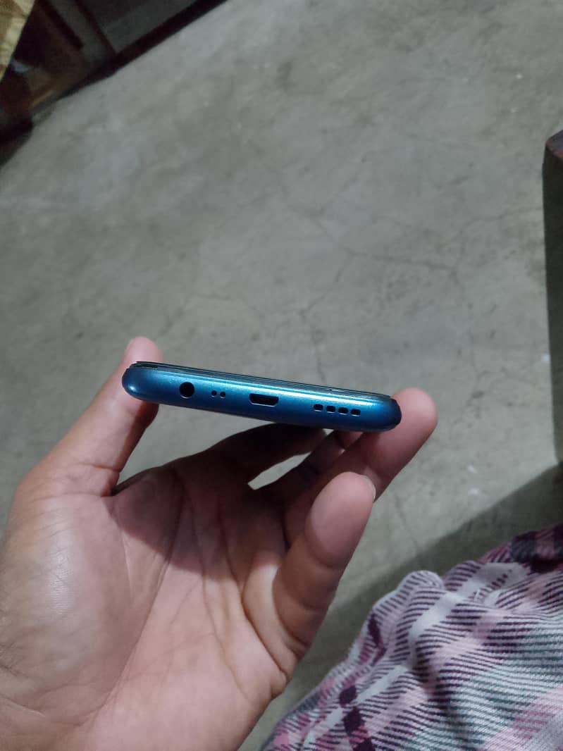 Realme C12 7