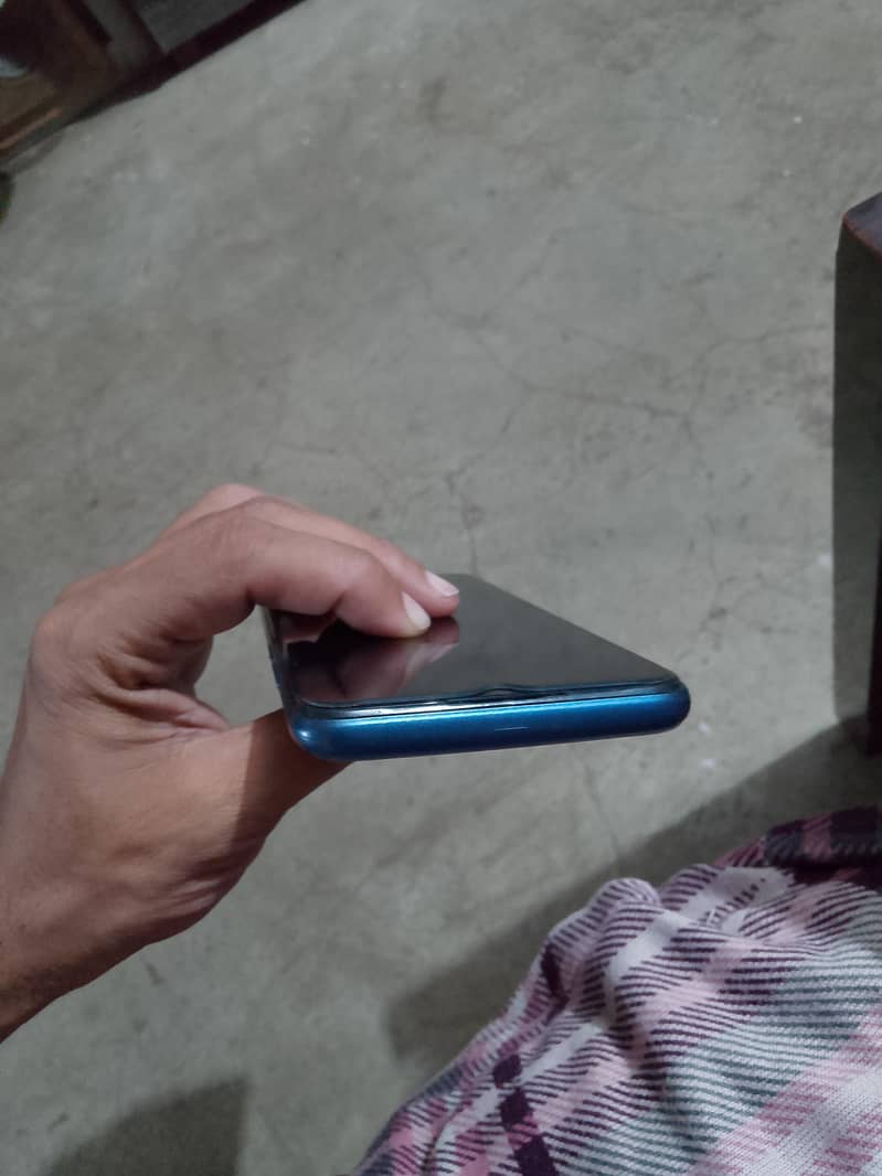 Realme C12 8