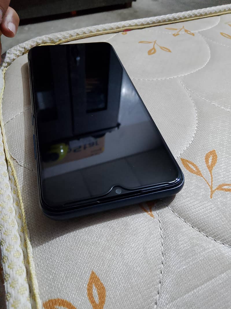 Realme C12 10