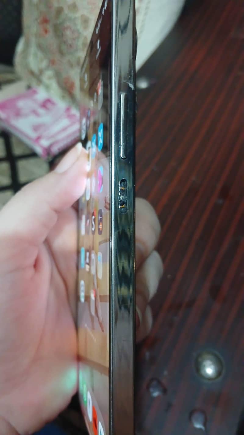 Infinix Note 40 4