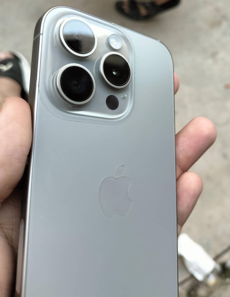 Apple iPhone 15 Pro 1