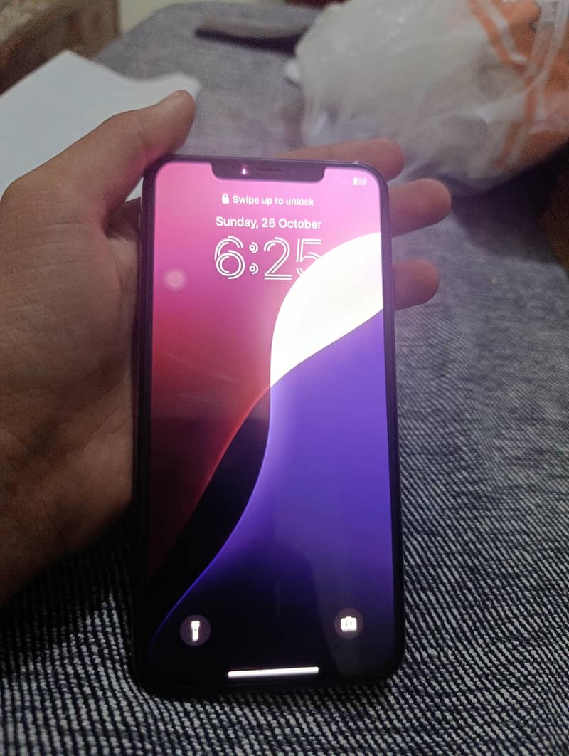 Apple iPhone XS Max 1