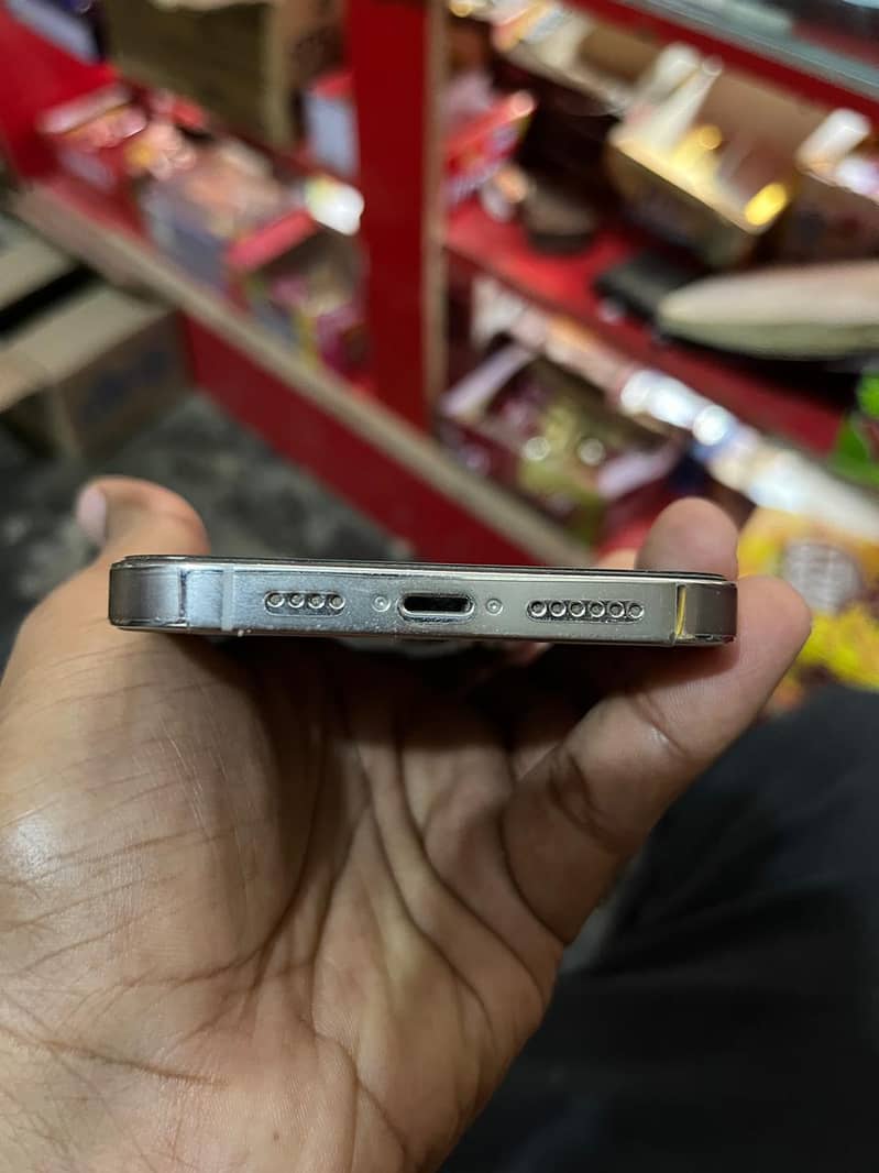 Apple iPhone 14 Pro Max 1