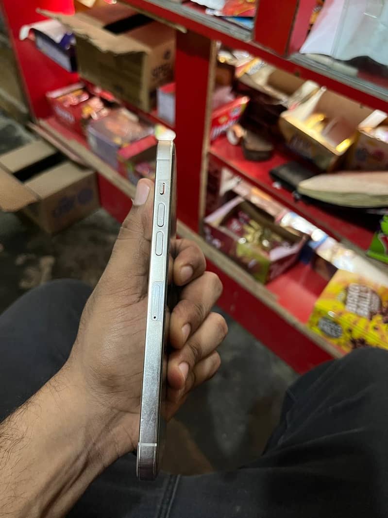 Apple iPhone 14 Pro Max 2
