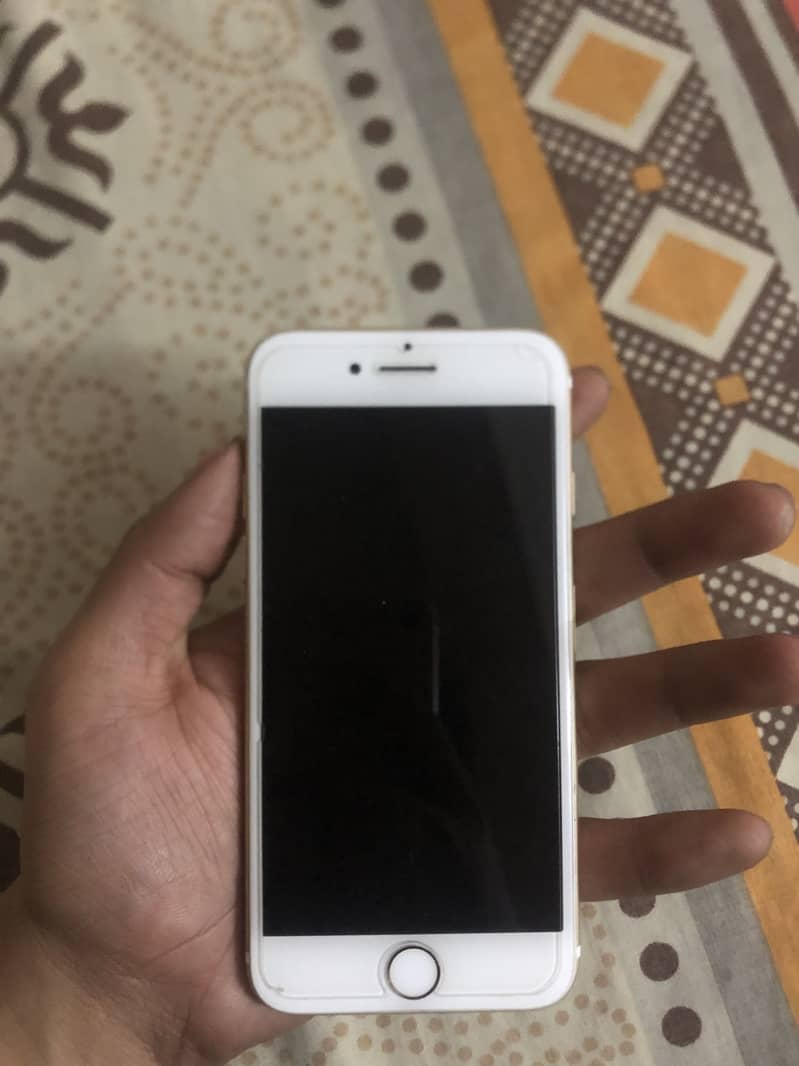 Apple iPhone 7 0