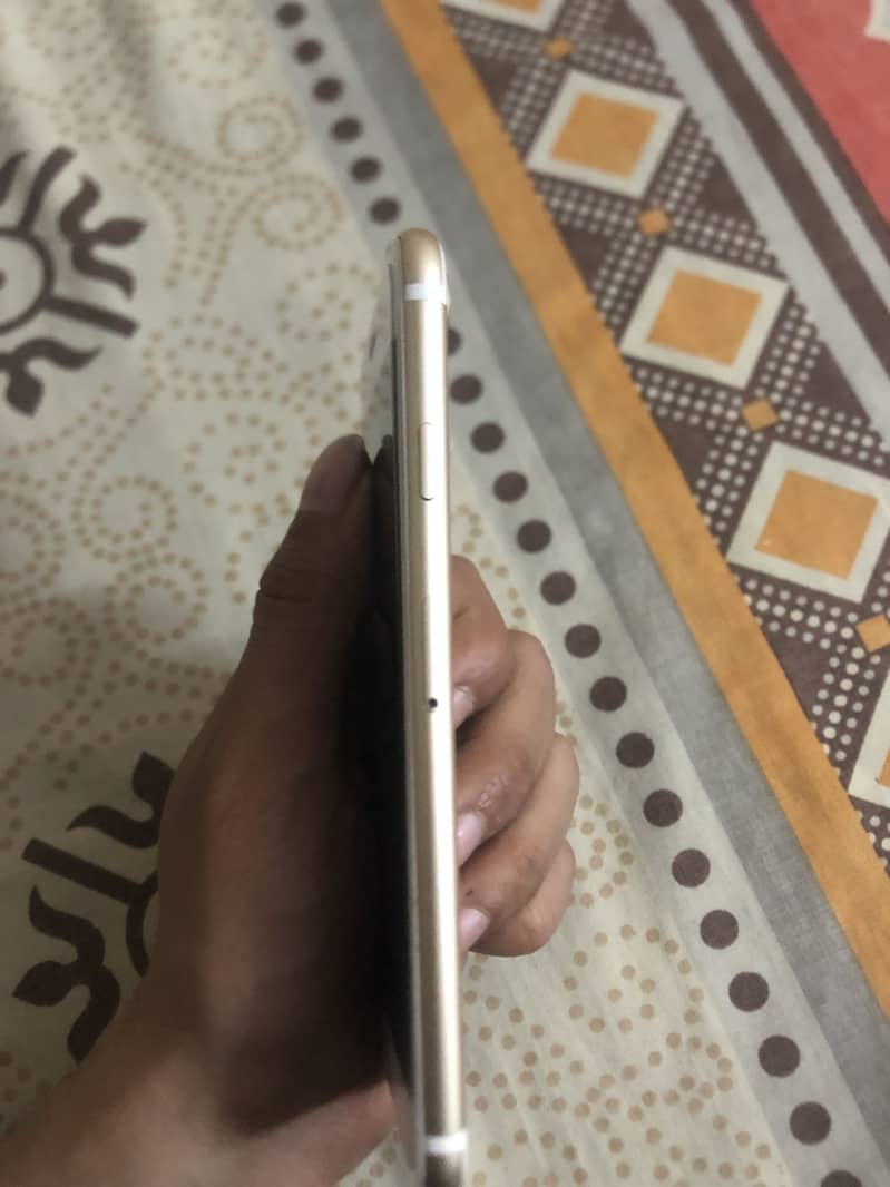Apple iPhone 7 2