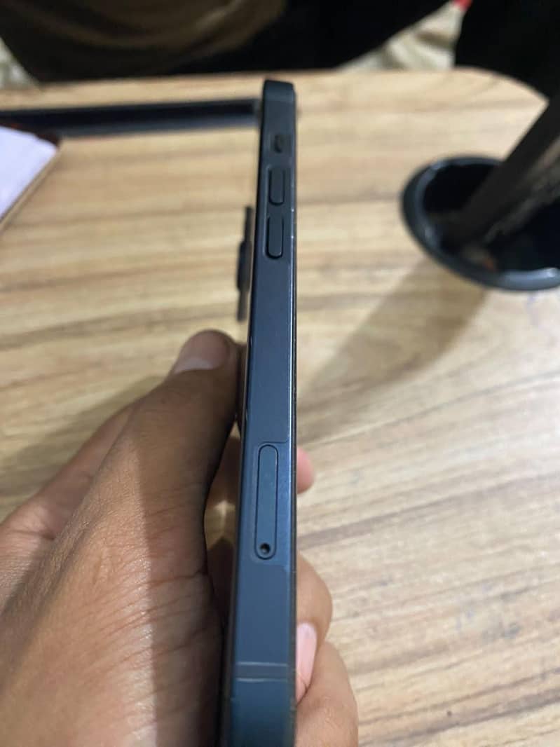 Apple iPhone 13 3