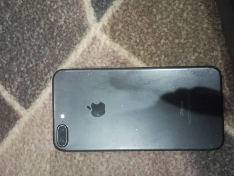 Apple iPhone 7 Plus 1