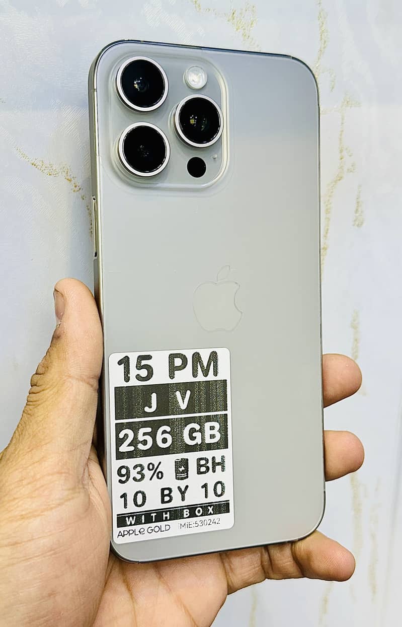Apple iPhone 15 Pro Max 0