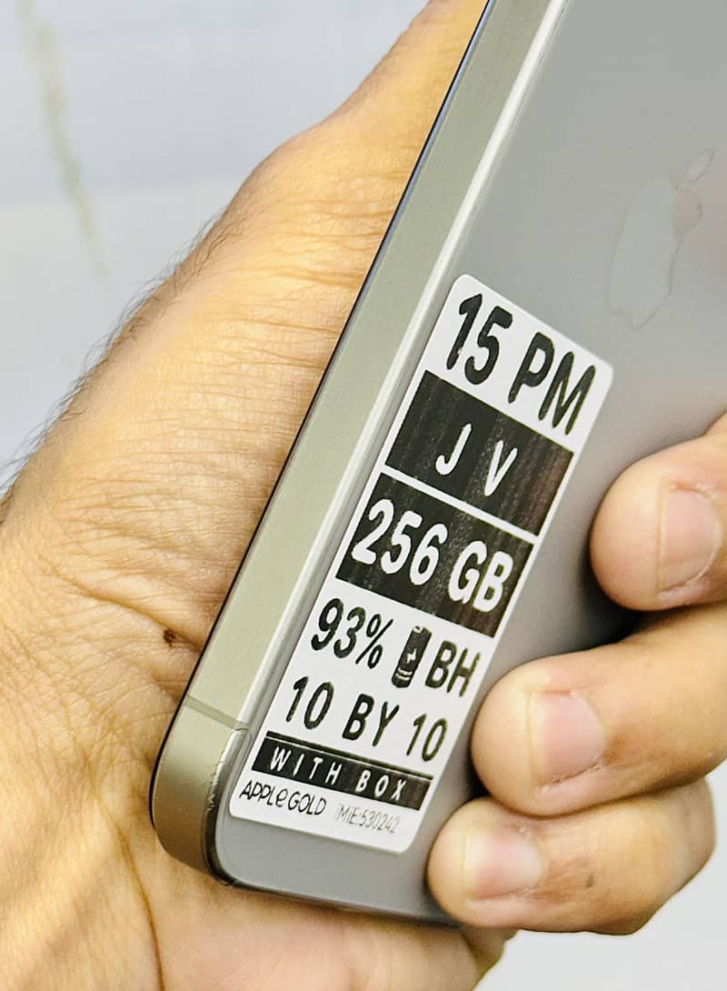 Apple iPhone 15 Pro Max 5