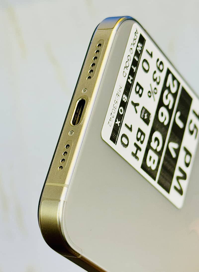 Apple iPhone 15 Pro Max 10