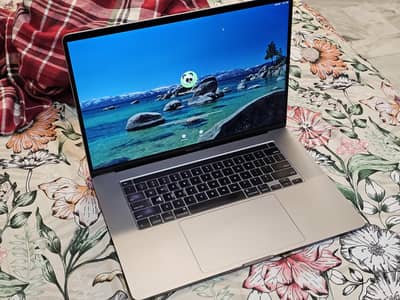 Apple MacBook Pro 16" (2019) - Core i7 / 16GB / 512GB SSD