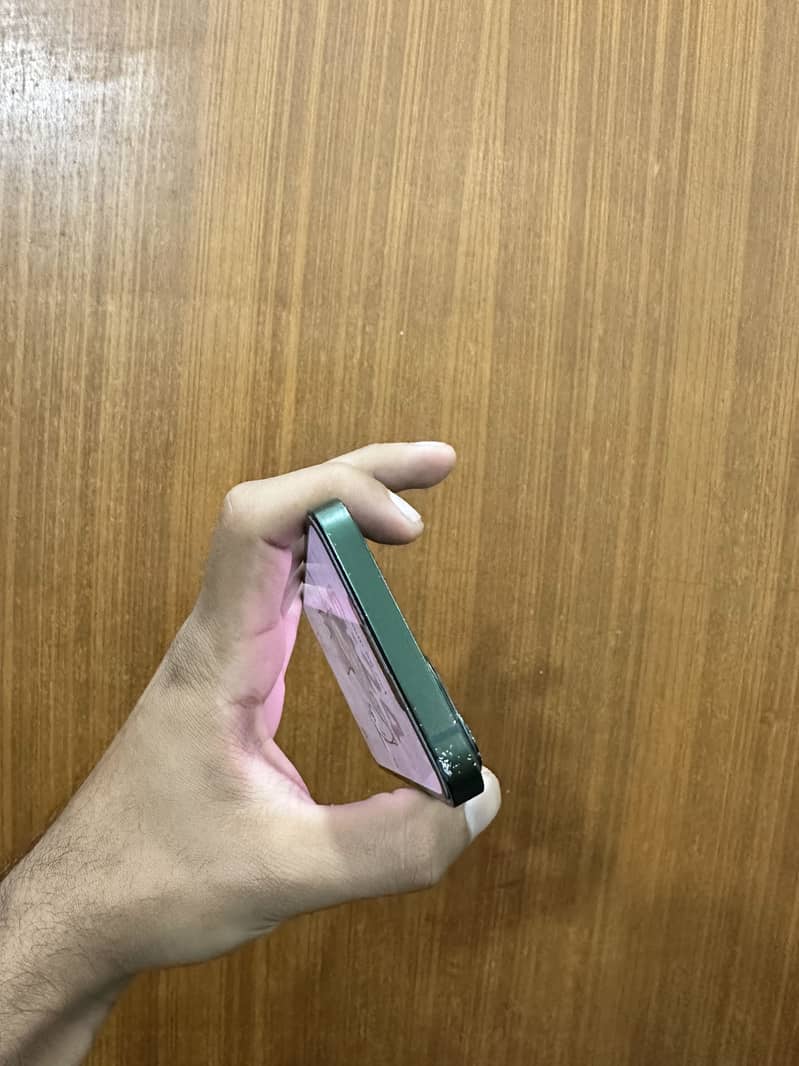 Apple iPhone 13 1