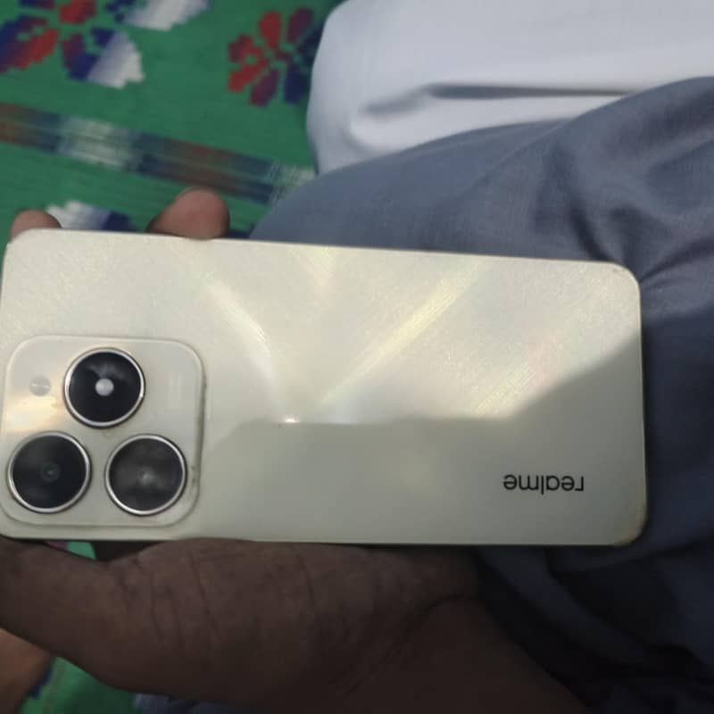 Realme C61 5