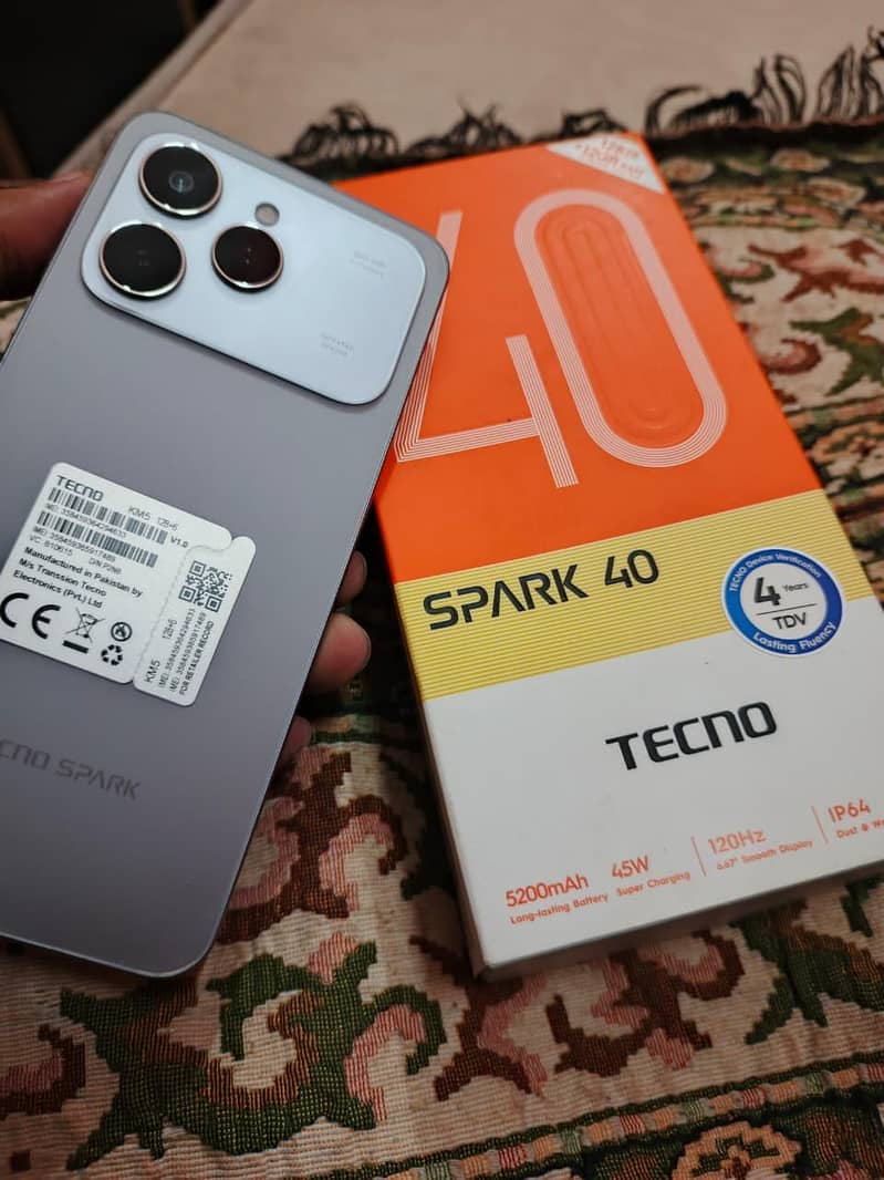 Tecno Spark 40 4
