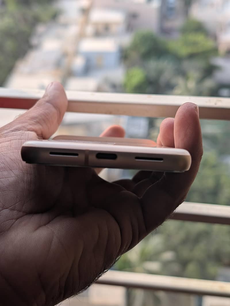 Google Pixel 8 5