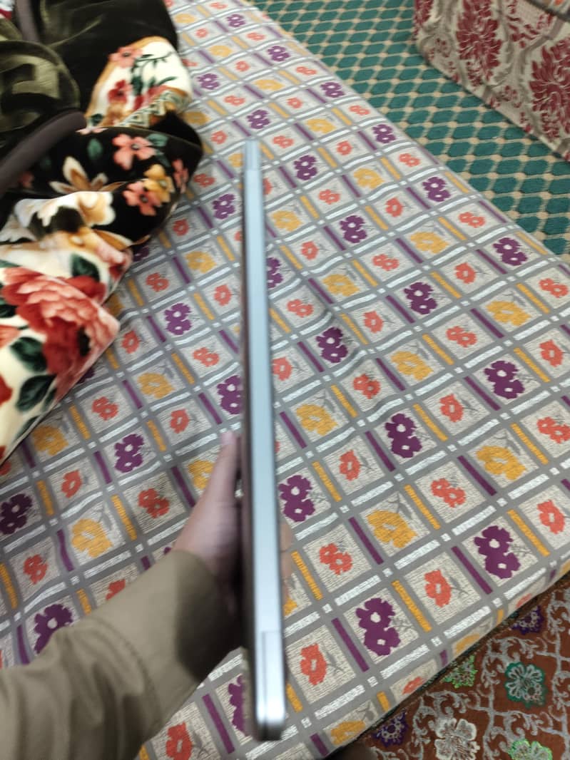Apple Macbook pro 2016 3
