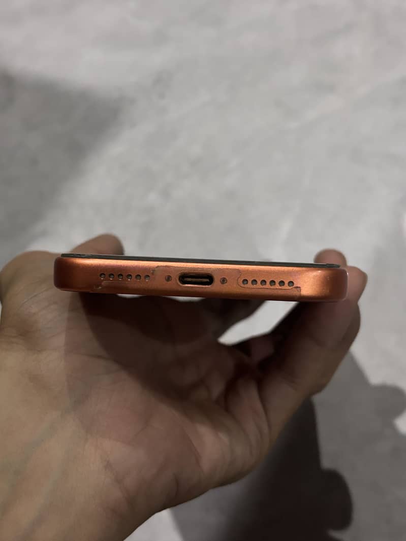 Apple iPhone 17 Pro Max 4