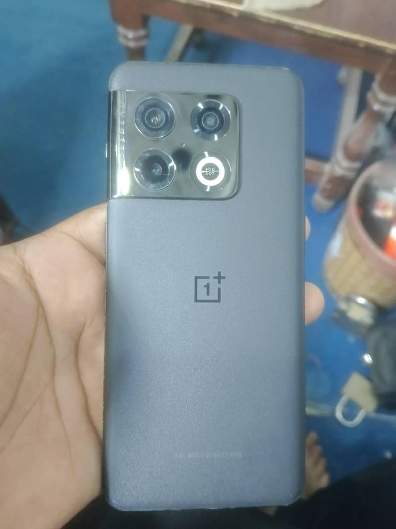One Plus 10 Pro 1