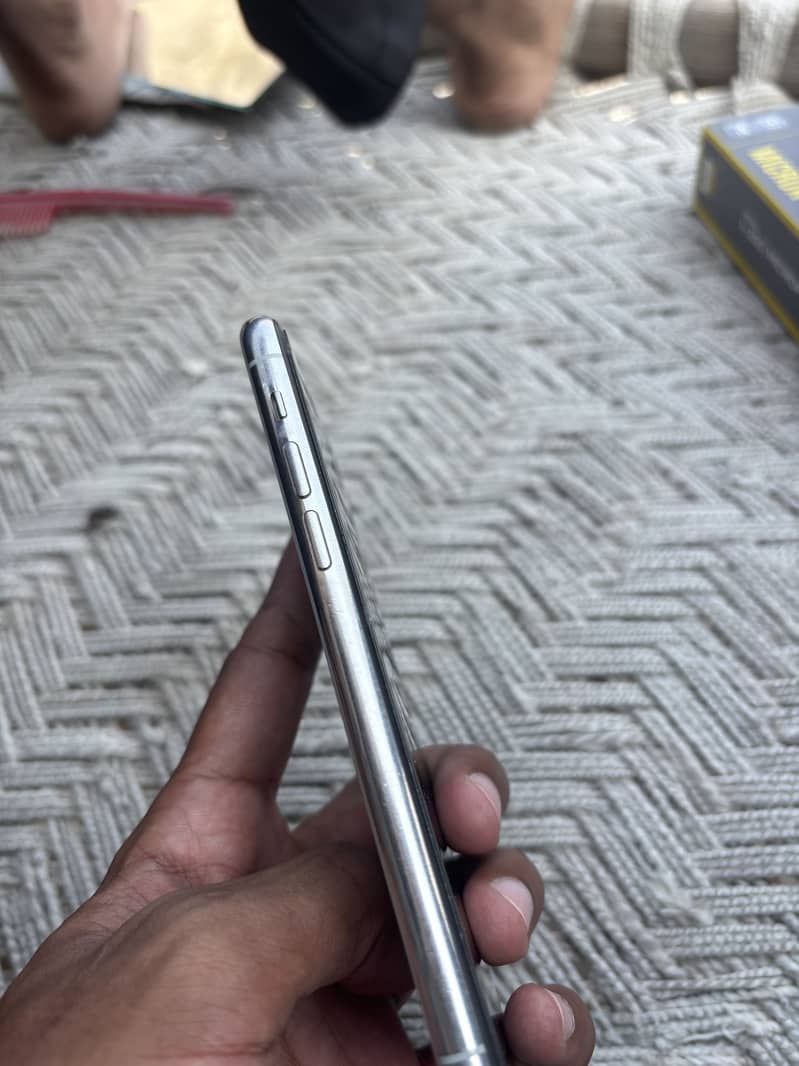 Apple iPhone 11 Pro 3